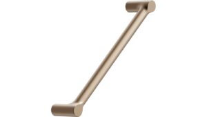 Griff FILO Zink - Messing gebürstet - 173 mm lang  vor weißem Hintergrund