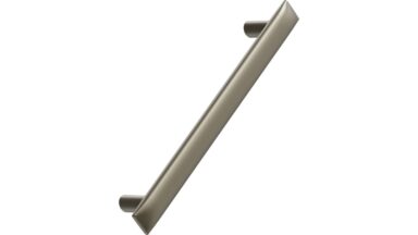 Griff FLOW Zink - Messing gebürstet - 356 mm lang vor weißem Hintergrund