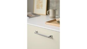 Griff HERITAGE Zink - Glanz Nickel - 190 mm lang  vor weißem Hintergrund