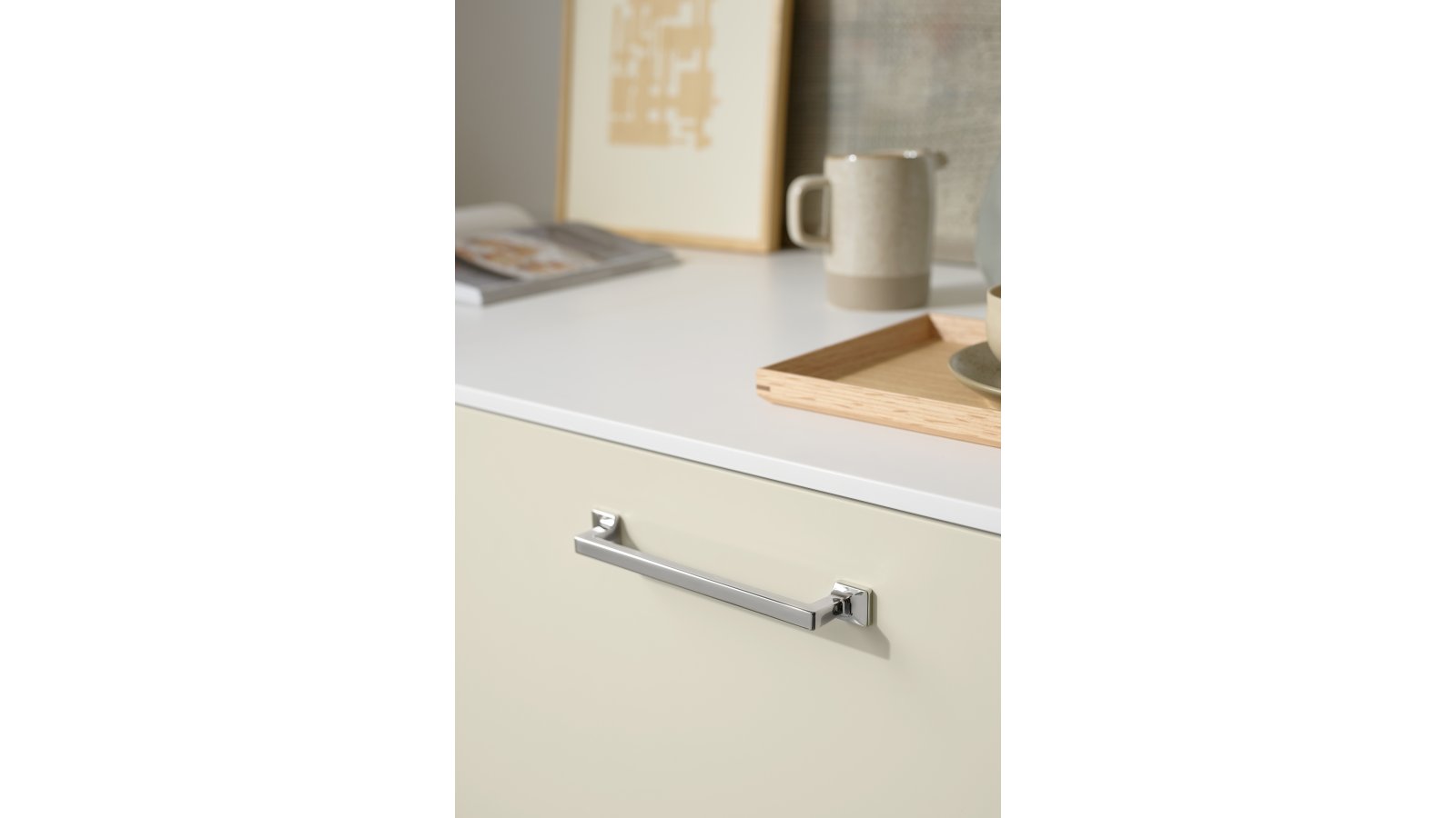 Griff HERITAGE Zink - Glanz Nickel - 190 mm lang  vor weißem Hintergrund