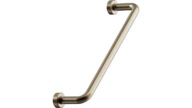 Griff LOUNGE Bleifreier Messing - Patiniertes Messing - 142 mm lang vor weißem Hintergrund
