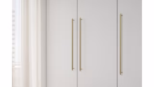 Griff MANOR-LONG Aluminium-Zink - Gold - 694 mm lang  vor weißem Hintergrund