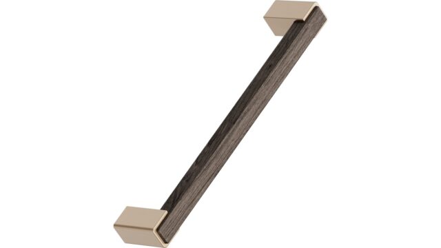 Griff SEGMENT Eiche FSC 100%-Zink - Dunkelbraun/Messing gebürstet - 175 mm lang  vor weißem Hintergrund