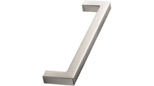 Griff SQUARE-10 Aluminium - Edelstahloptik - 170 mm lang vor weißem Hintergrund