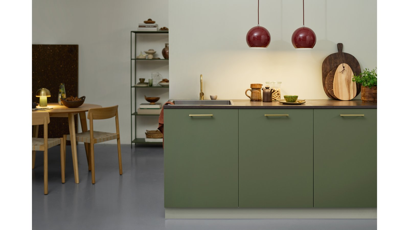 Griff TOCCO Zink - Dunkel Gold, gebürstet - 192 mm lang  vor weißem Hintergrund