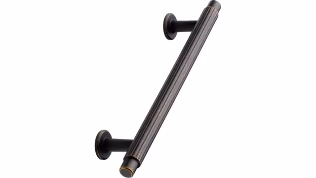 Griff VILLA Zink - Braun antik - 178 mm lang  vor weißem Hintergrund