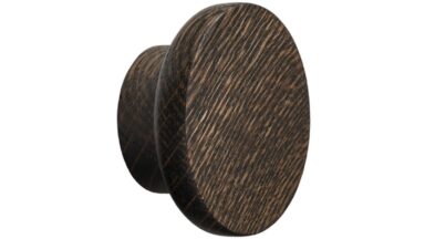 Knopf CIRCLE Eiche FSC 100% - Dunkelbraun - 50 mm lang vor weißem Hintergrund