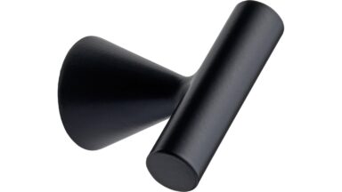 Knopf DELTA-KNOB Zink - Schwarz matt - 44 mm lang vor weißem Hintergrund