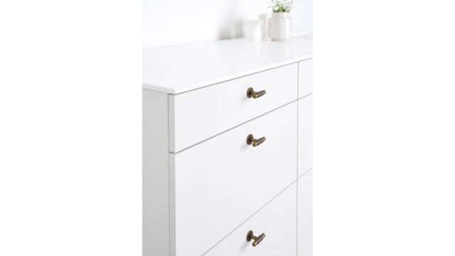 Knopf MANOR-T Zink - Messing antik - 54 mm lang  vor weißem Hintergrund