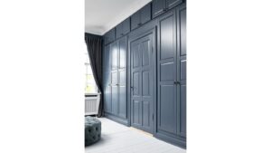 Knopf MANOR-T Zink - Messing antik - 54 mm lang  vor weißem Hintergrund