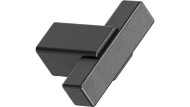 Knopf SEGMENT-KNOB Eiche FSC 100%-Zink - Schwarz gebeizt/Schwarz matt - 44 mm lang vor weißem Hintergrund