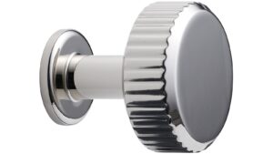 Knopf VILLA-ROUND Zink - Glanz Nickel - 30 mm lang vor weißem Hintergrund