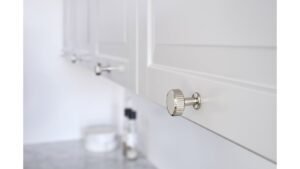 Moebelknopf-VILLA-ROUND-nickel-Zinkdruckguss-laenge-30-FP-000929-anwendung-6 Knopf VILLA-ROUND Zink - Glanz Nickel - 30 mm lang vor weißem Hintergrund