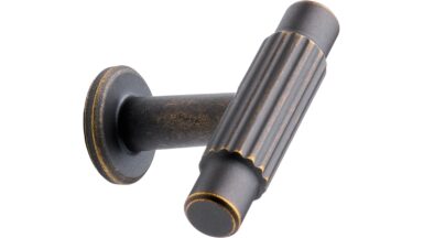 Knopf VILLA-T Zink - Braun antik - 50 mm lang vor weißem Hintergrund