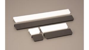 Griffleiste Breckerfeld aluminium - Schwarz matt pulverbeschichtet B50 Radius R10 - 52 mm lang  vor weißem Hintergrund