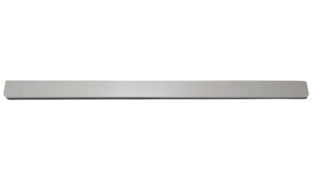 Griffleiste Breckerfeld aluminium - Weiß seidenmatt Pulverbeschichtung PB0 Radius R10 - 628 mm lang vor weißem Hintergrund