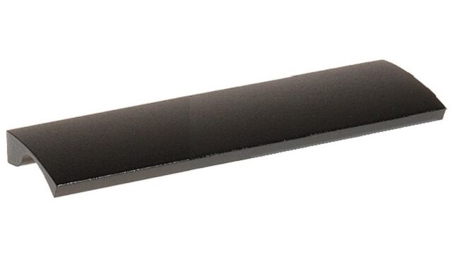 Griffleiste Heilsbronn Metall - Schwarz Struktur Pulverbeschichtung - 116 mm lang vor weißem Hintergrund