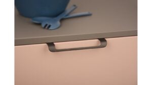 Griffleiste Ochsenhausen Metall - Schwarz matt Pulverbeschichtung - 180 mm lang  vor weißem Hintergrund