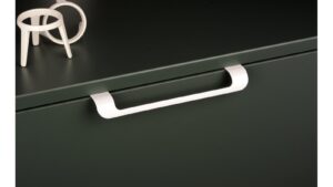 Griffleiste Ochsenhausen Metall - Weiß seidenmatt Pulverbeschichtung - 180 mm lang  vor weißem Hintergrund