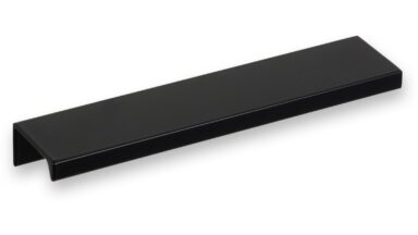 Griffleiste Schaafheim aluminium - Schwarz seidenmatt Pulverbeschichtung - 148 mm lang vor weißem Hintergrund