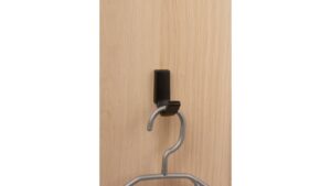 Haken Bad Frankenhausen Metall - Schwarz matt Pulverbeschichtung - 43 mm lang  vor weißem Hintergrund