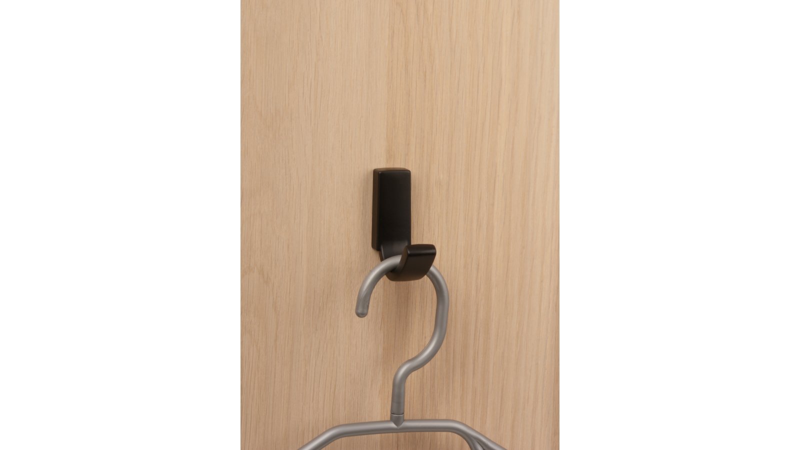 Haken Bad Frankenhausen Metall - Schwarz matt Pulverbeschichtung - 43 mm lang  vor weißem Hintergrund