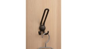 Haken Bad Schmiedeberg Metall - Schwarz matt Pulverbeschichtung - 108 mm lang  vor weißem Hintergrund