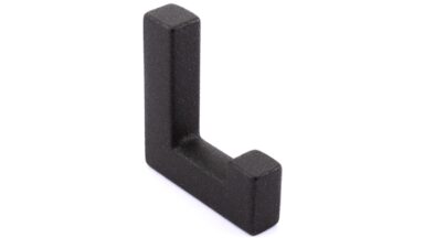 Haken Mittenwalde Metall - Graphit Marone Pulverbeschichtung - 44 mm lang vor weißem Hintergrund