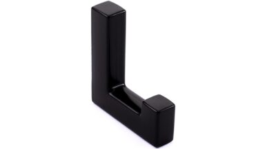 Haken Mittenwalde Metall - Schwarz seidenmatt Pulverbeschichtung - 44 mm lang vor weißem Hintergrund