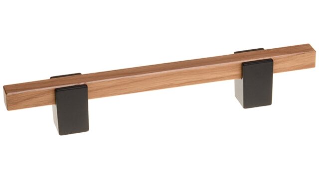 Griff Elsenfeld Metall - Schwarz matt Pulverbeschichtung + Holz - 197 mm lang vor weißem Hintergrund