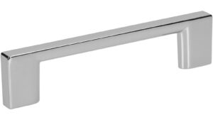 Griff Eslohe Metall - Chrom glänzend galvanisiert - 113 mm lang  vor weißem Hintergrund