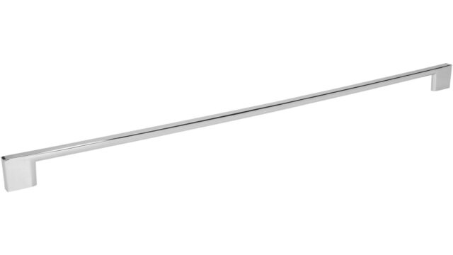 Griff Eslohe Metall - Chrom glänzend galvanisiert - 518 mm lang vor weißem Hintergrund
