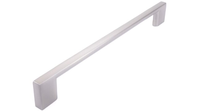 Griff Eslohe Metall - Edelstahleffekt - 222 mm lang vor weißem Hintergrund