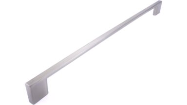 Griff Eslohe Metall - Edelstahleffekt - 359 mm lang  vor weißem Hintergrund