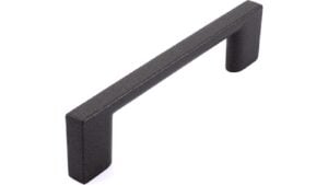 Griff Eslohe Metall - Graphit Marone Pulverbeschichtung - 113 mm lang  vor weißem Hintergrund