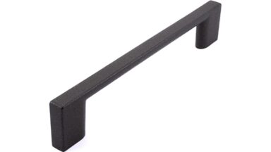 Griff Eslohe Metall - Graphit Marone Pulverbeschichtung - 150 mm lang vor weißem Hintergrund