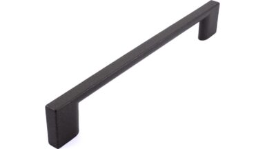 Griff Eslohe Metall - Graphit Marone Pulverbeschichtung - 188 mm lang vor weißem Hintergrund