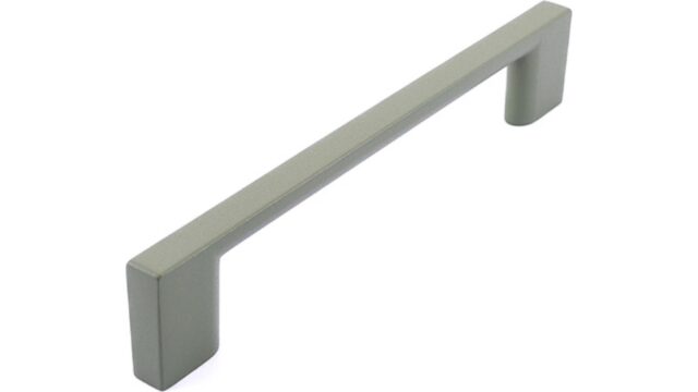 Griff Eslohe Metall - Olivgrau Pulverbeschichtung - 150 mm lang vor weißem Hintergrund