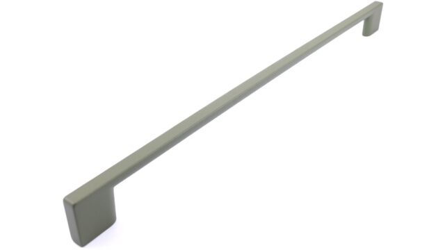 Griff Eslohe Metall - Olivgrau Pulverbeschichtung - 359 mm lang vor weißem Hintergrund