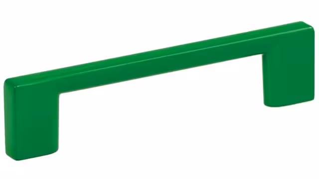 Griff Eslohe Metall - Grün seiden glänzend Pulverbeschichtung - 106 mm lang vor weißem Hintergrund