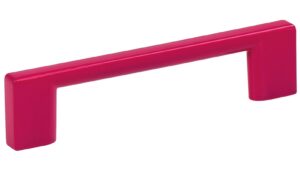 Griff Eslohe Metall - Rosa seiden glänzend Pulverbeschichtung - 113 mm lang  vor weißem Hintergrund