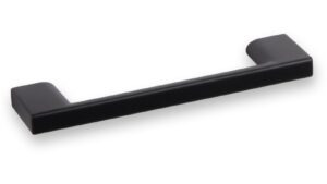 Griff Eslohe Metall - Schwarz matt Pulverbeschichtung - 113 mm lang  vor weißem Hintergrund