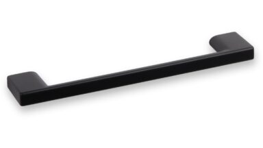 Griff Eslohe Metall - Schwarz matt Pulverbeschichtung - 150 mm lang  vor weißem Hintergrund