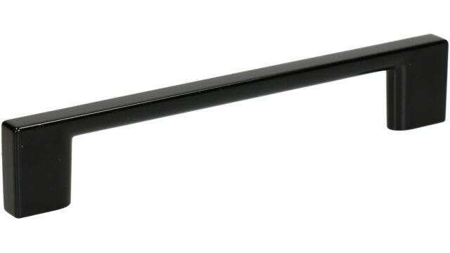 Griff Eslohe Metall - schwarz glänzendes Pulver - 150 mm lang vor weißem Hintergrund