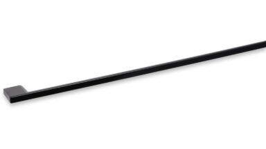 Griff Eslohe Metall - schwarz glänzendes Pulver - 518 mm lang  vor weißem Hintergrund