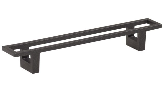 Griff Florstadt Metall - Graphit Marone Pulverbeschichtung - 221 mm lang vor weißem Hintergrund