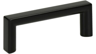 Griff Heringsdorf Metall - Schwarz seidenmatt Pulverbeschichtung - 72 mm lang vor weißem Hintergrund