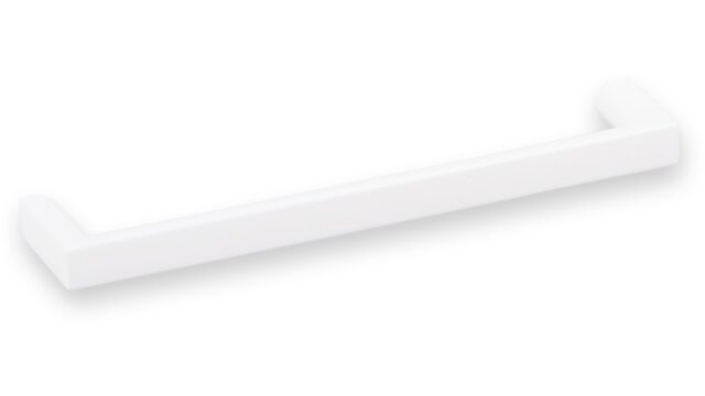 Griff Heringsdorf Metall - Weiß seidenmatt Pulverbeschichtung - 136 mm lang vor weißem Hintergrund