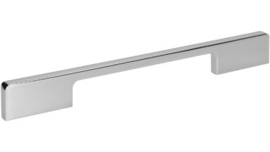 Griff Nuthetal Metall - Chrom glänzend galvanisiert - 249 mm lang vor weißem Hintergrund