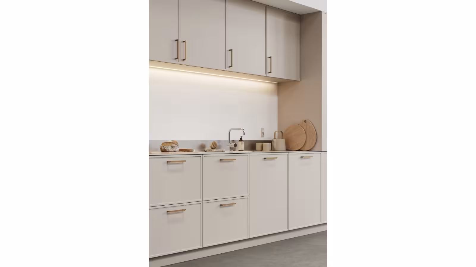 Griff PUNTO Eiche FSC 100% - Lackiert - 172 mm lang  vor weißem Hintergrund